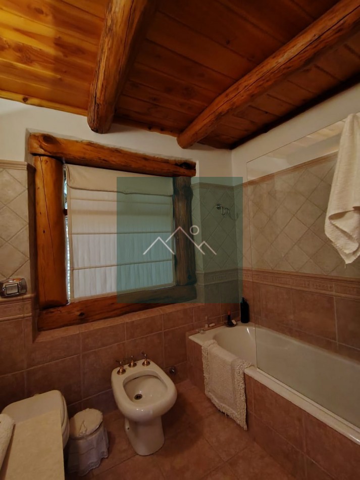 CASA EXCLUSIVA EN VENTA EN BARILOCHE
