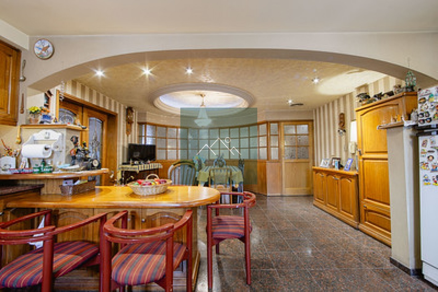 PROPIEDAD DESTACADA CON CARACTERISTICAS MUY IMPORTANTES EN SU CONSTRUCCION