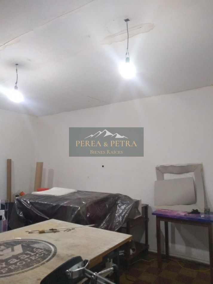 Lote con casa a reciclar en Ciudad de Mendoza  RETASADA !!!!