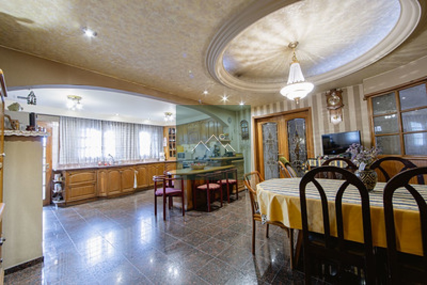 PROPIEDAD DESTACADA CON CARACTERISTICAS MUY IMPORTANTES EN SU CONSTRUCCION