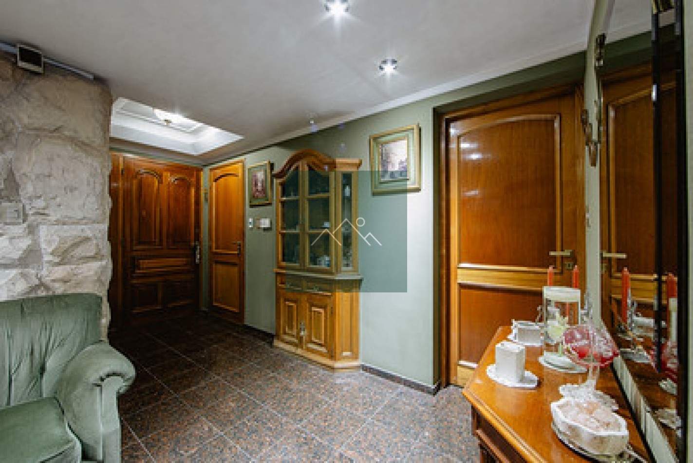 PROPIEDAD DESTACADA CON CARACTERISTICAS MUY IMPORTANTES EN SU CONSTRUCCION